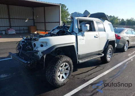 2014 Toyota Fj Cruiser из США, поврежденный, VIN JTEBU4BF0EK202852